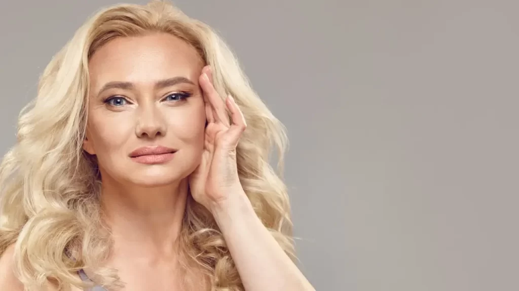 Como maquiar a pele madura com efeito rejuvenescedor